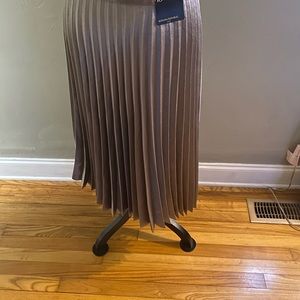 Banana Republic Pleated Midi Skirt in Taupe Gray